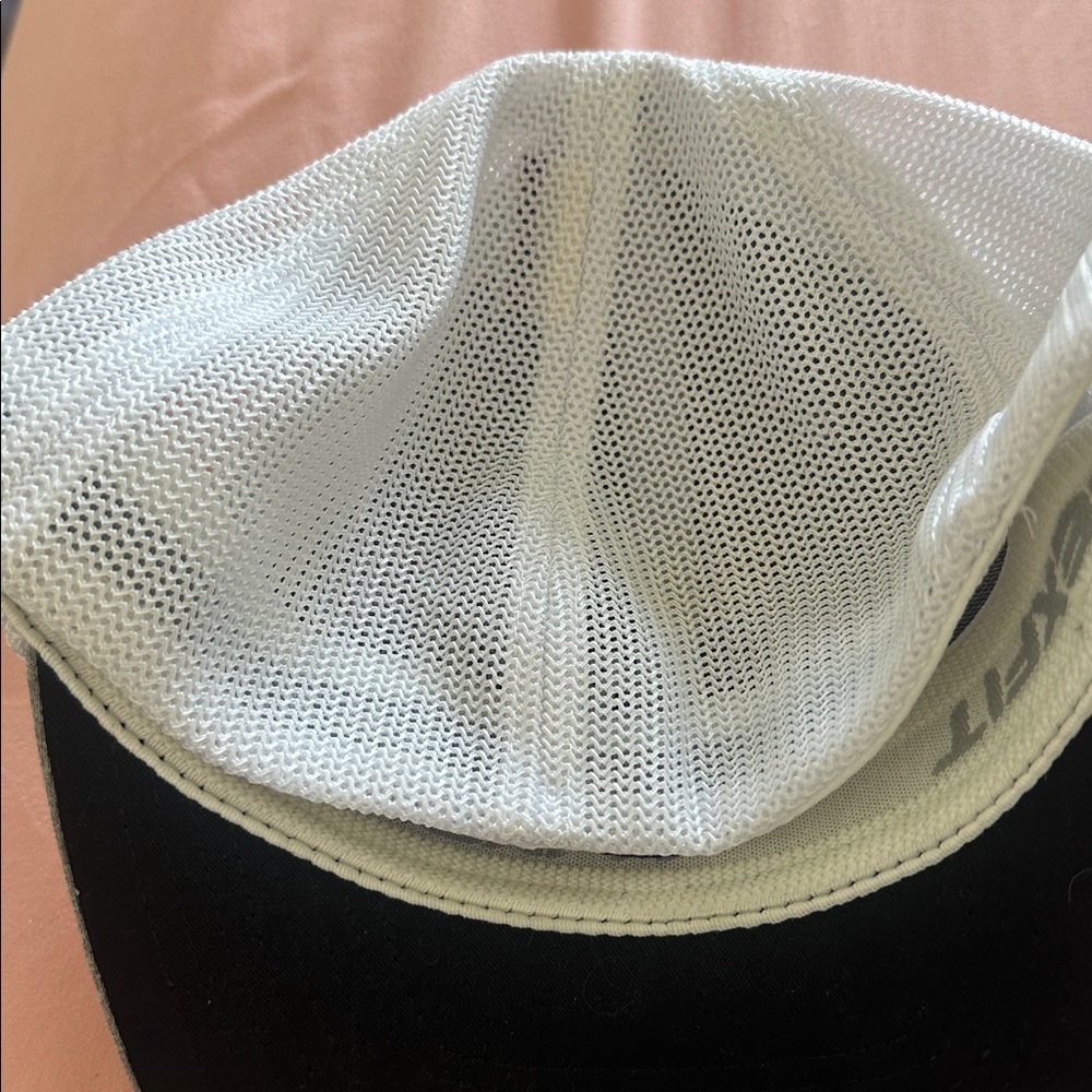 NWT Grey Flexfit Cap. Custom Made for an Oil and Gas Event. Exclusive - Picture 4 of 4